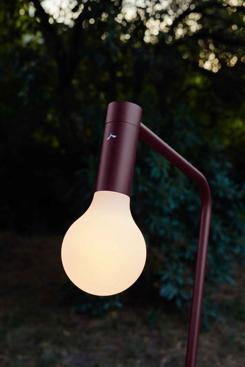 Lampe APLÔ. Fermob en ligne. Rincón del Mueble